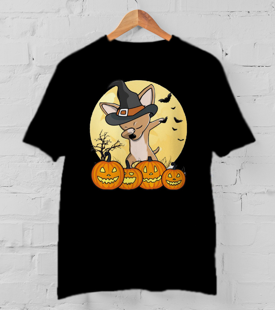 Chihuahua Dabbing In Witch Hat With Pumpkins Halloween Moon Background T-Shirt