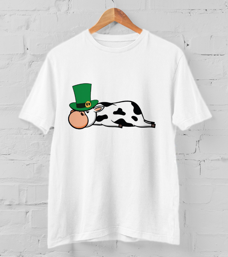 St Patricks Day Drunken Beer Party Cow With Irish Leprechaun Hat T-Shirt