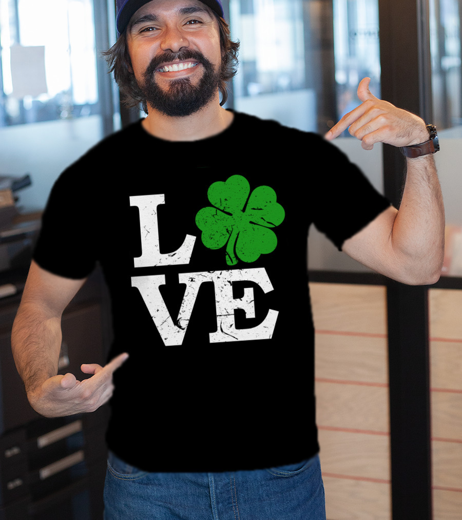 St. Patrick's Day Love With Shamrock T-Shirt