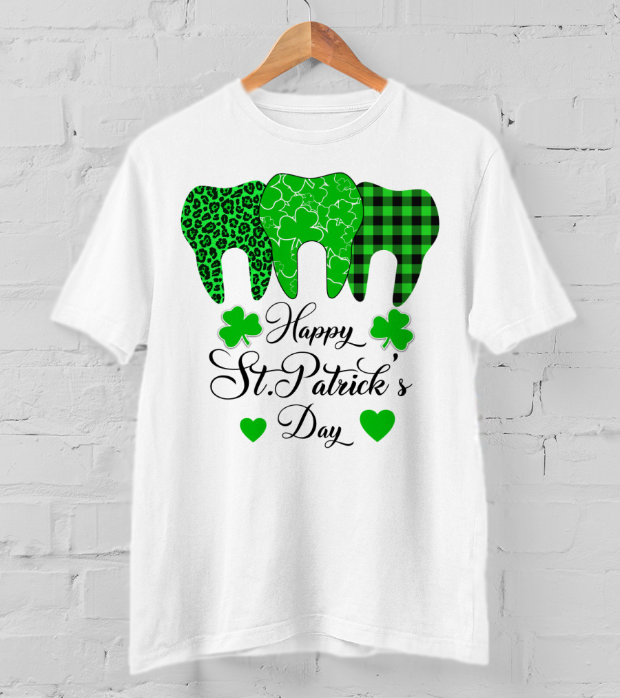 Happy St Patrick's Day Funny Dentist Clover Tooth T-Shirt