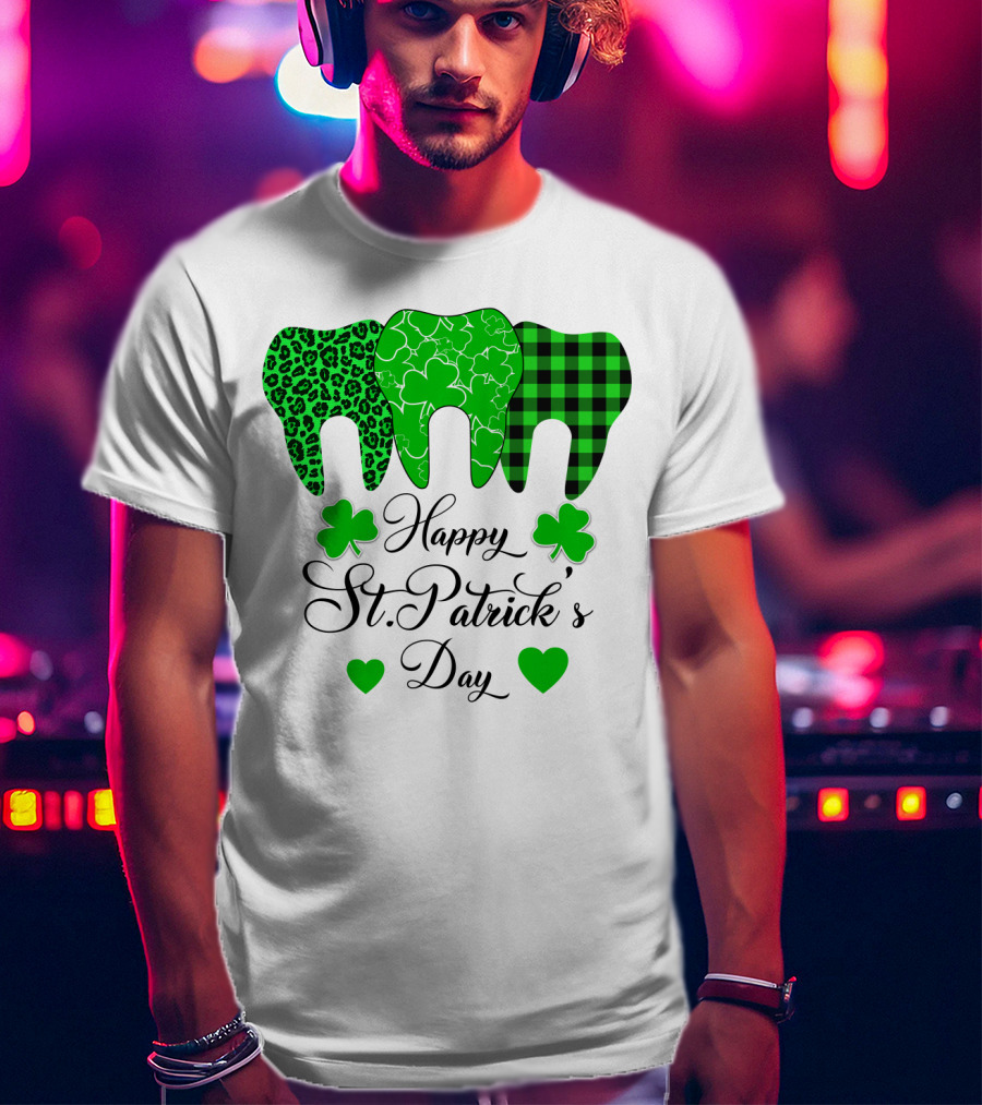 Happy St Patrick's Day Funny Dentist Clover Tooth T-Shirt