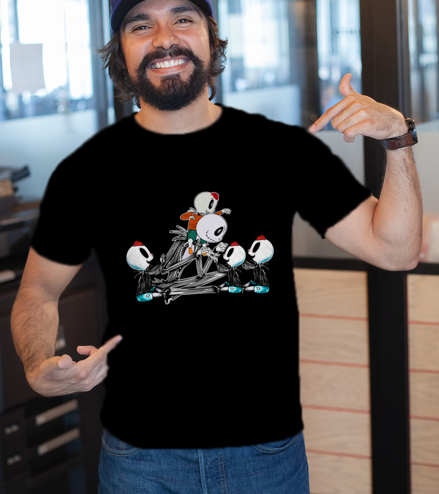 Jack And 4 Boys Parody Featuring Ducklings And Skulls T-Shirt