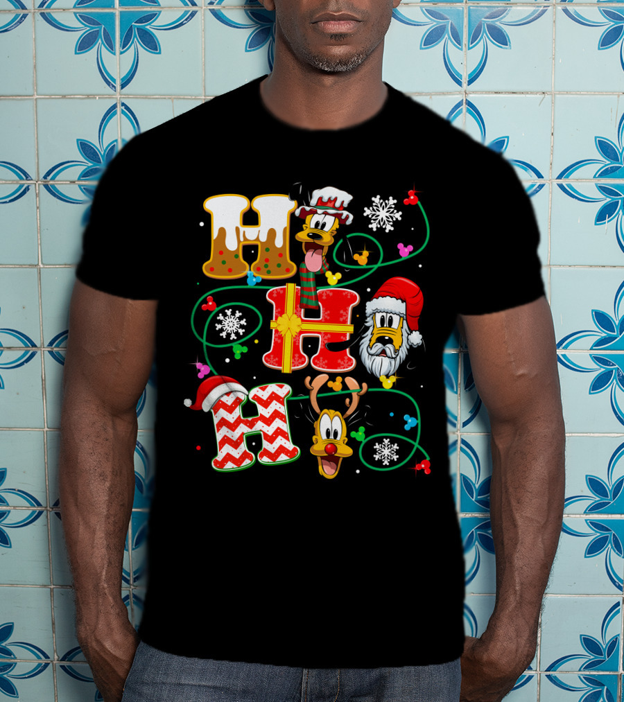 PLU HHH Christmas Goofy Dog With Santa Hats And Snowflakes T-Shirt