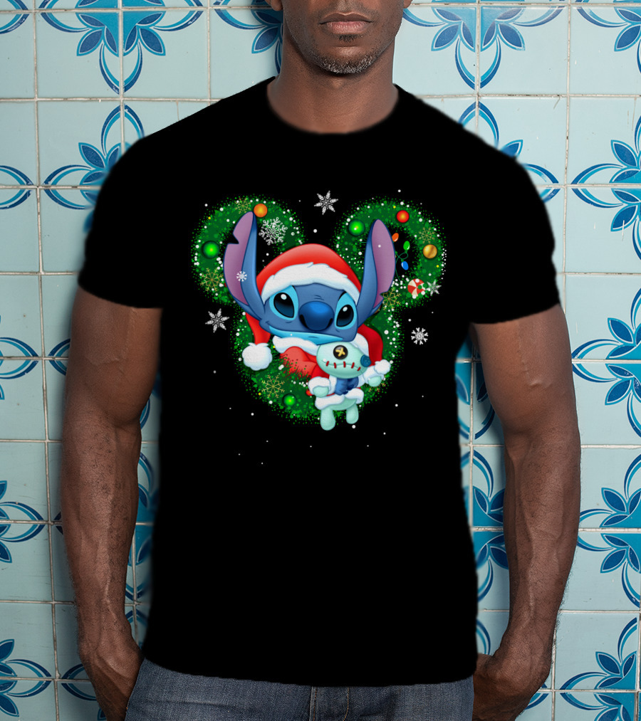 ST Head Green Christmas Stitch Santa Holding Scrump T-Shirt