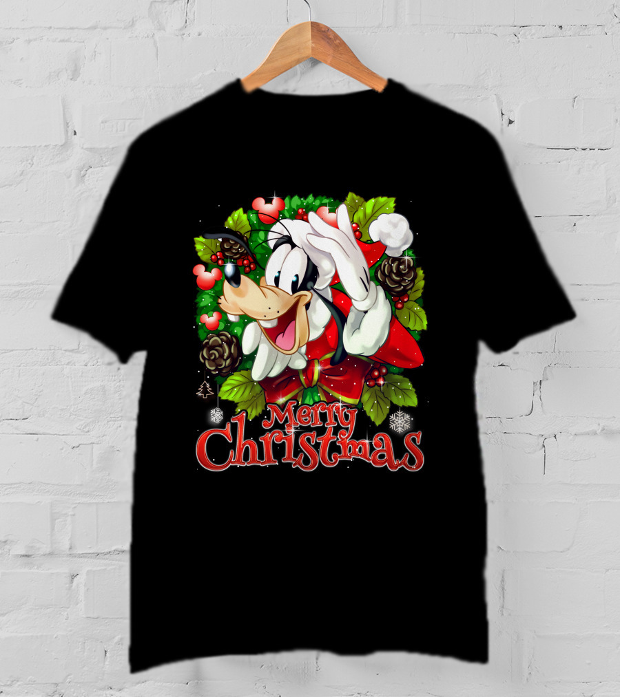 Goofy Merry Christmas Wreath Santa Hat Pinecones Snowflakes And Holly T-Shirt