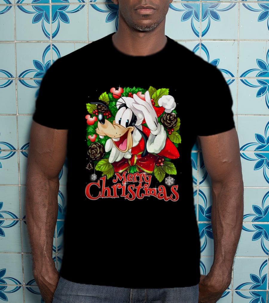 Goofy Merry Christmas Wreath Santa Hat Pinecones Snowflakes And Holly T-Shirt
