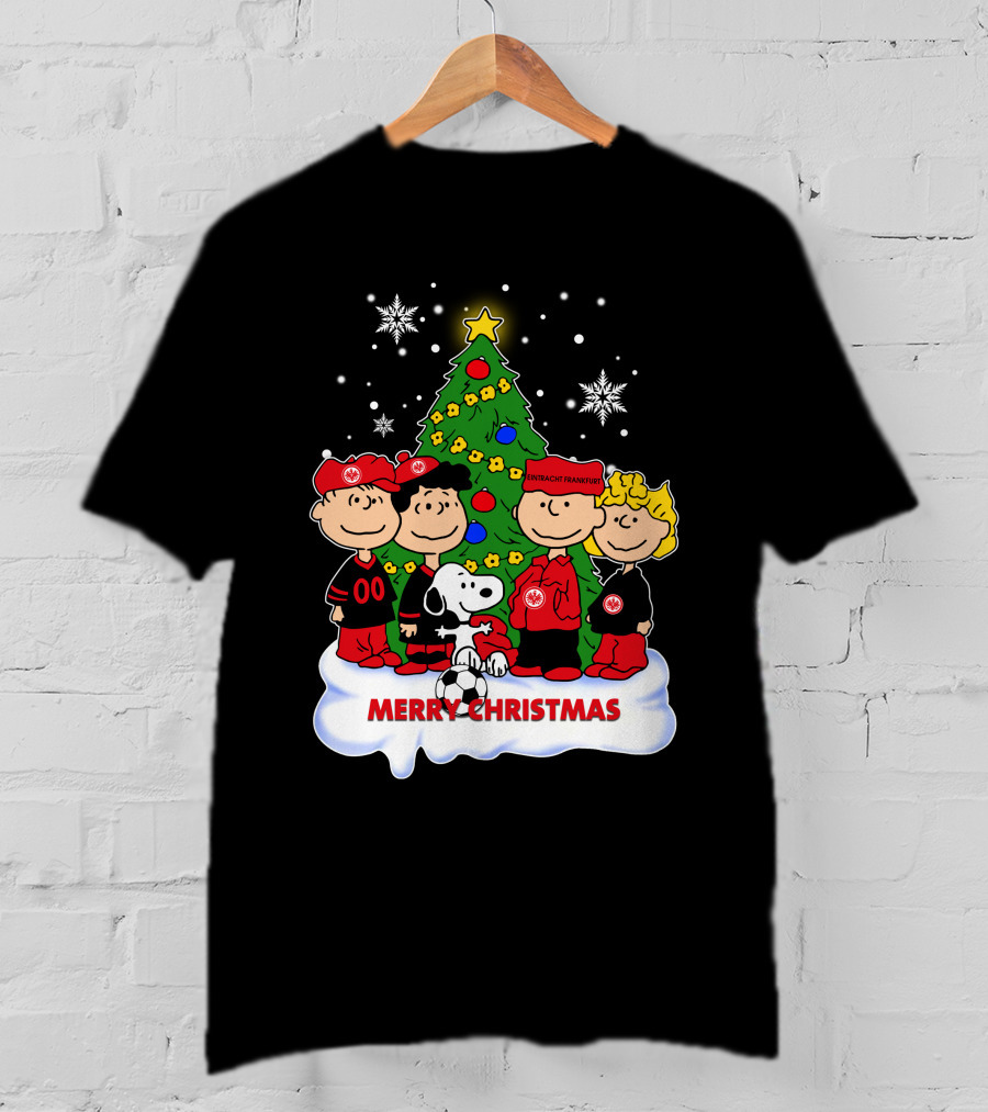 Eintracht Frankfurt Peanuts Merry Christmas With Snoopy And Christmas Tree T-Shirt