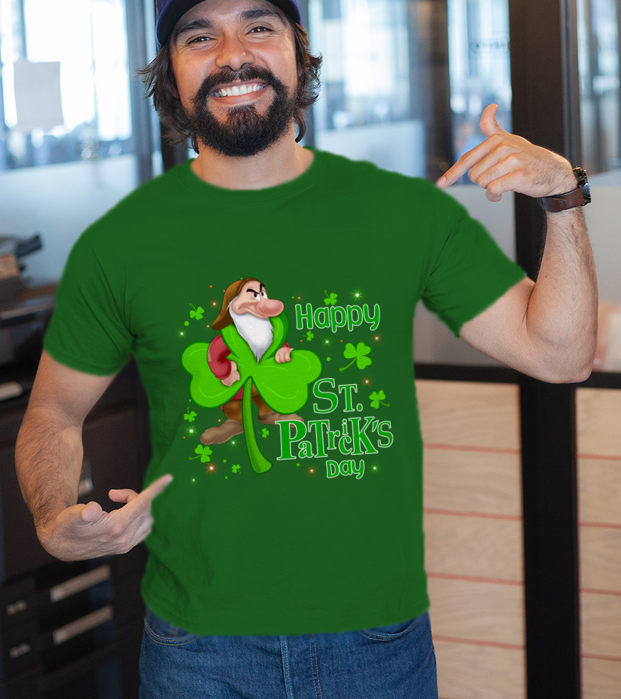 Happy St. Patrick's Day Grumpy Dwarf With Clover And Shamrocks T-Shirt