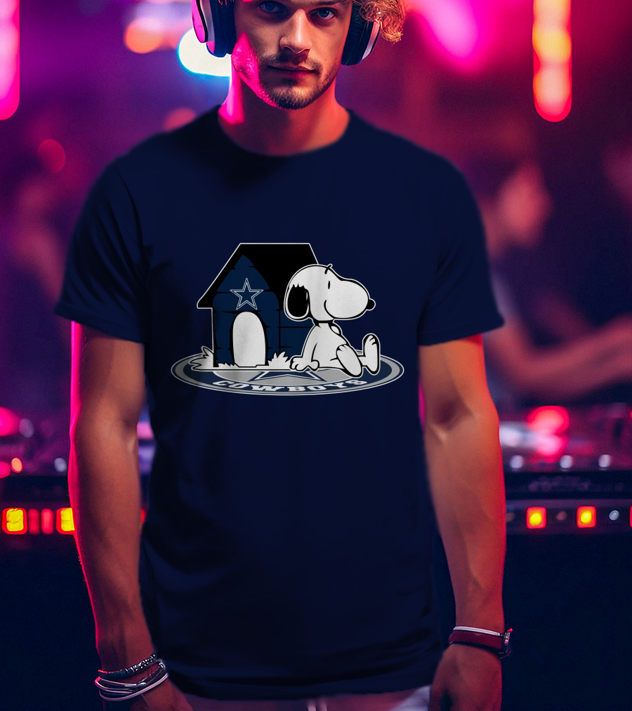Dallas Cowboys Snoopy Fan Forever T-Shirt