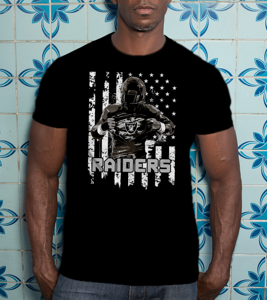 Las Vegas Raiders Player With American Flag Background T-Shirt