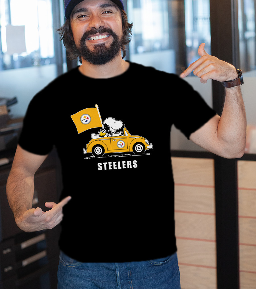 Pittsburgh Steelers Snoopy Driving Yellow Car With Flag T-Shirt