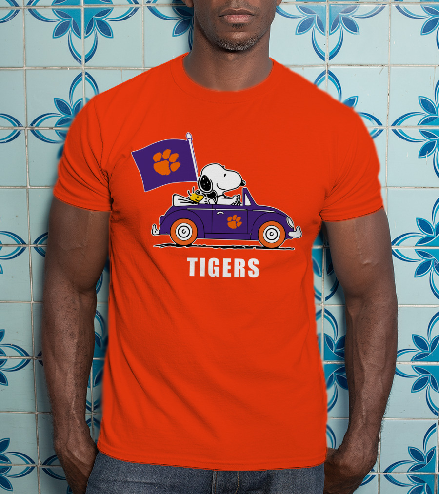 Clemson Tigers Snoopy Driving With Woodstock In Purple Car T-Shirt