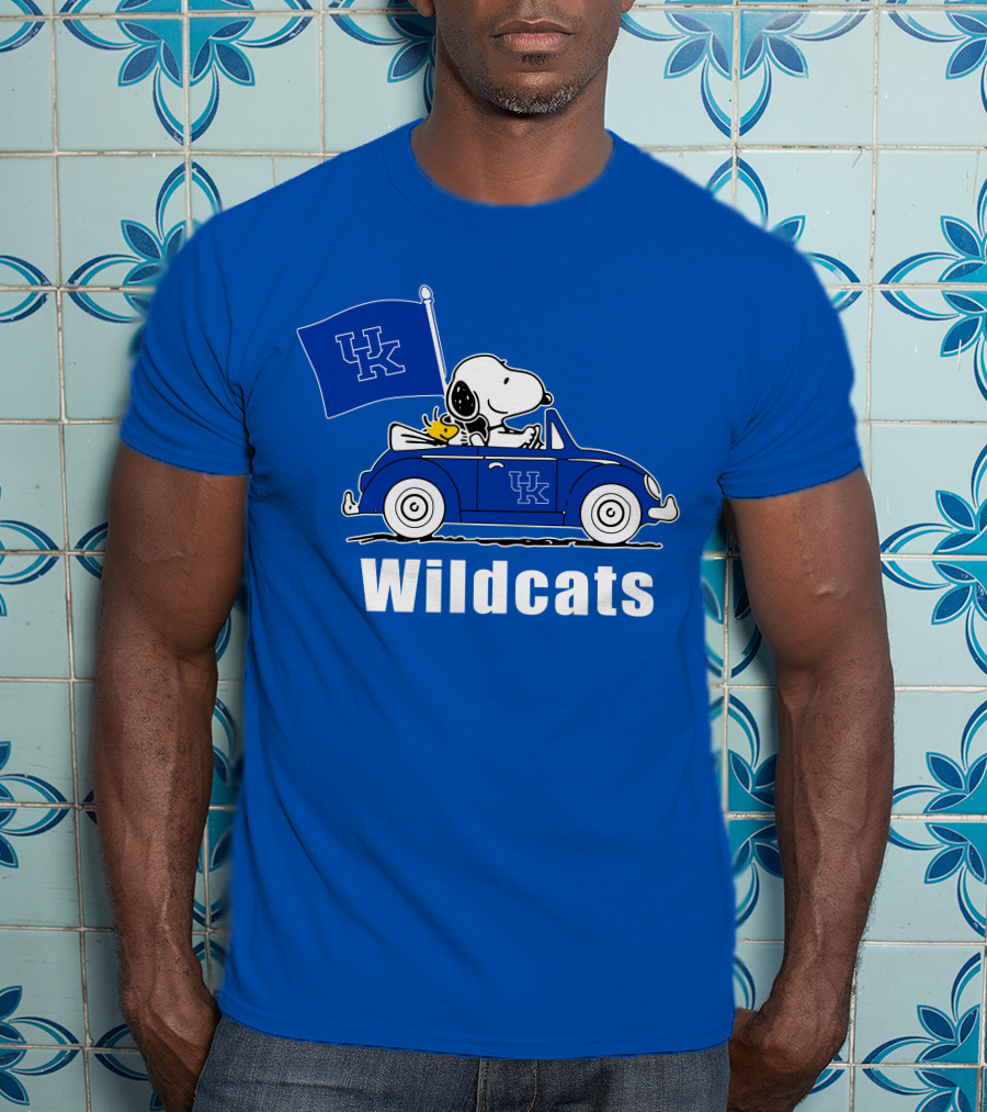 Snoopy Driving Kentucky Wildcats Car With Woodstock And UK Flag T-Shirt
