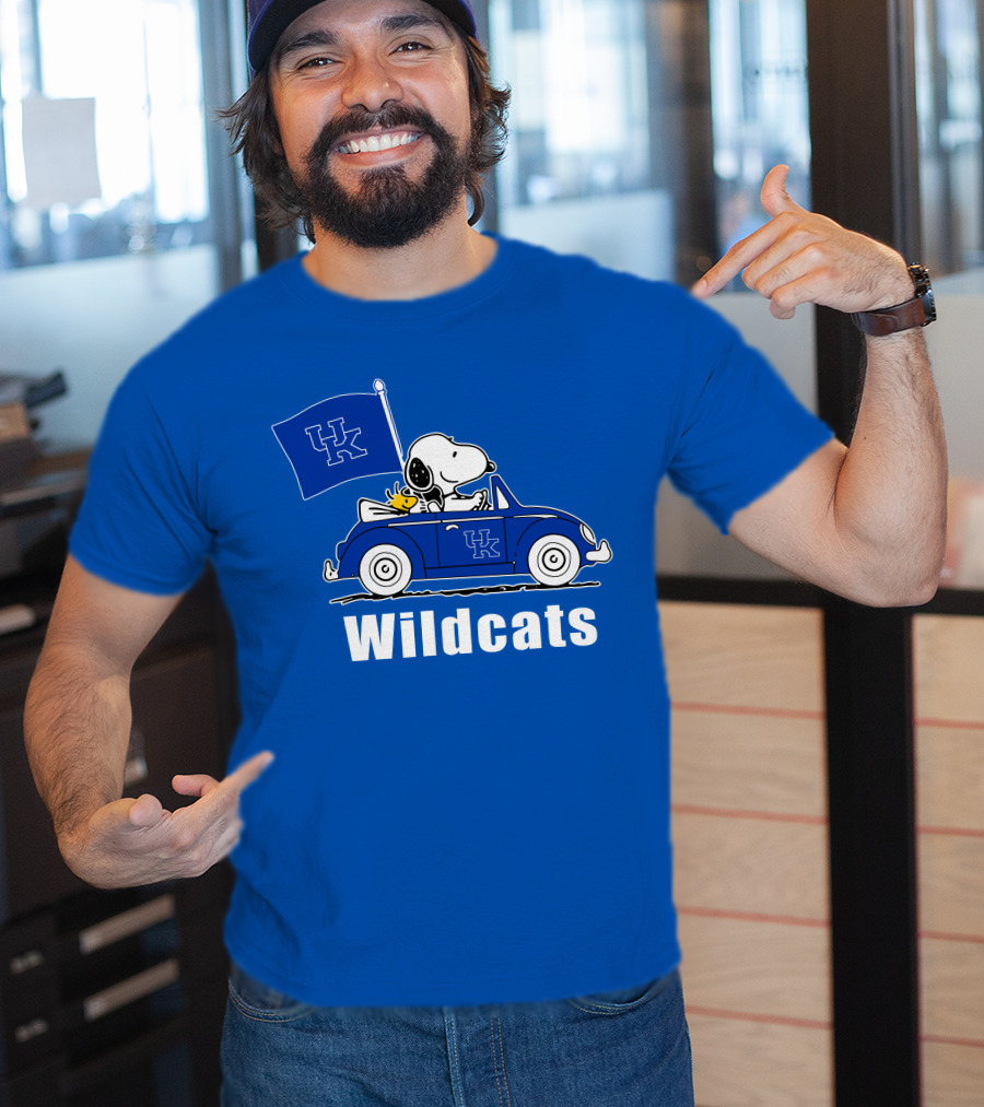 Snoopy Driving Kentucky Wildcats Car With Woodstock And UK Flag T-Shirt