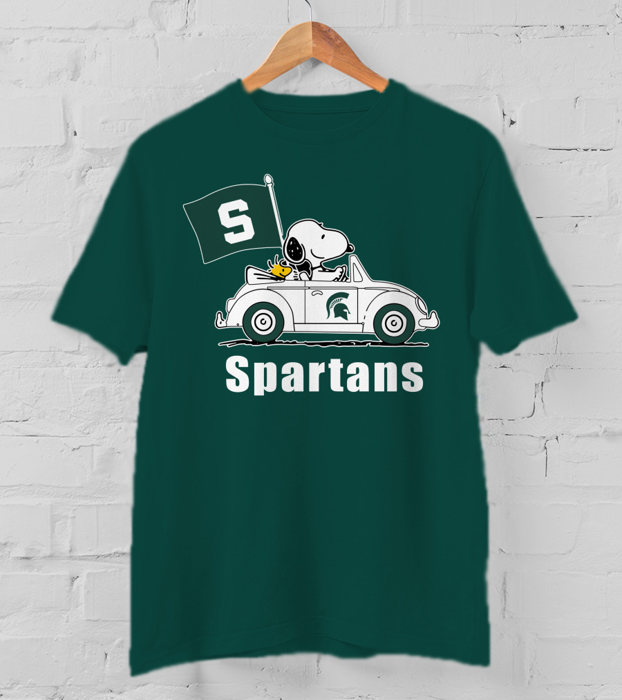 Snoopy Driving With Michigan State Spartans Flag T-Shirt