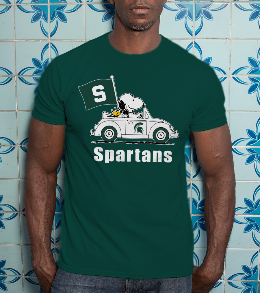 Snoopy Driving With Michigan State Spartans Flag T-Shirt