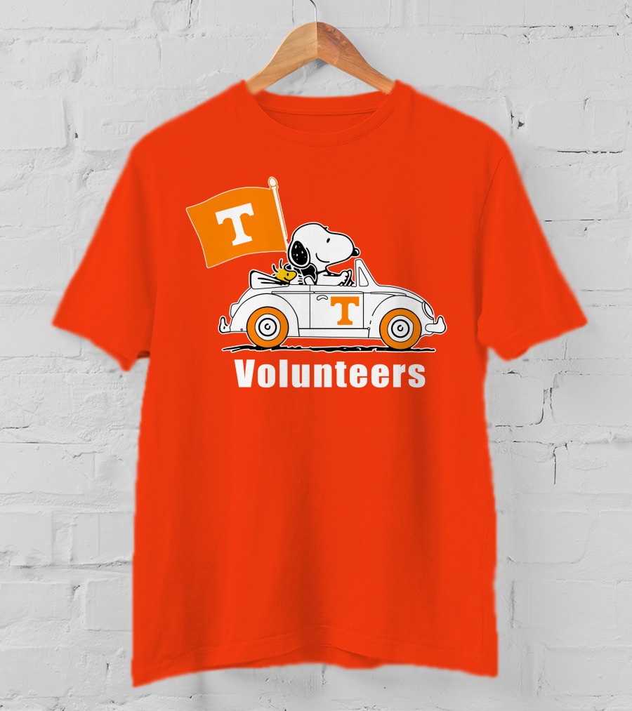 Tennessee Volunteers Snoopy Driving With T Flag T-Shirt