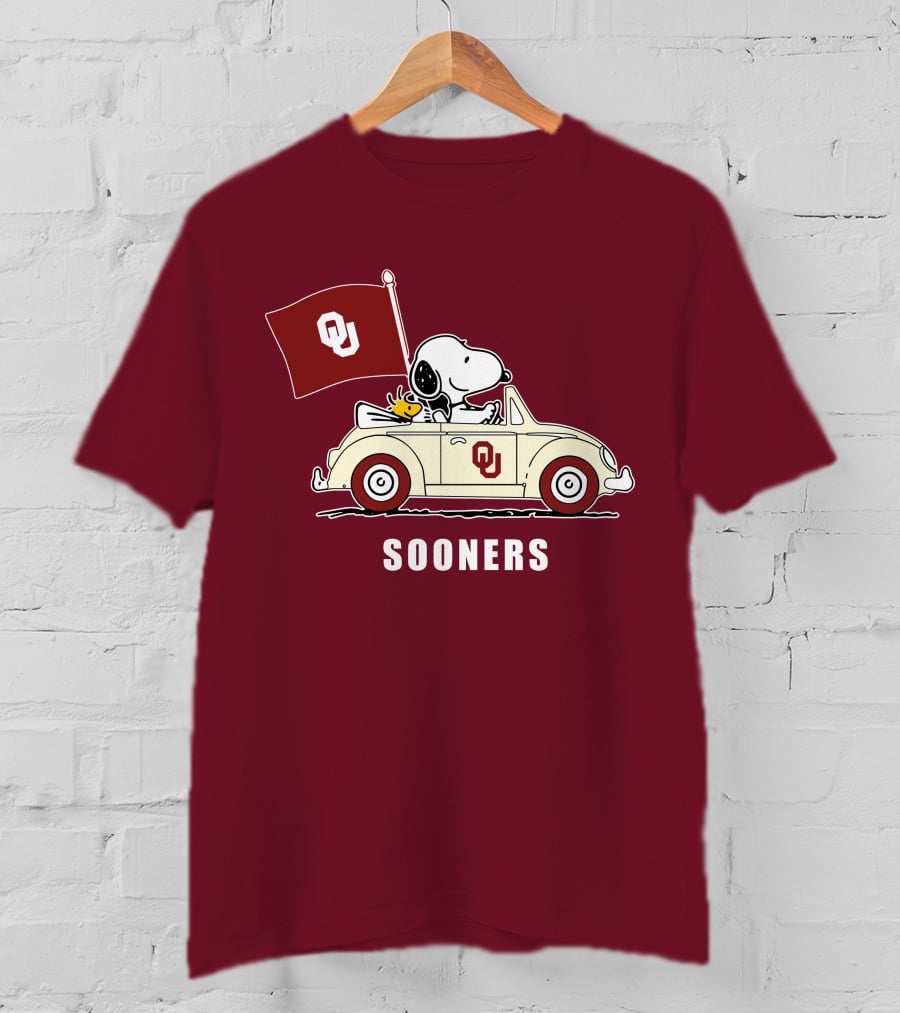 Snoopy Driving Oklahoma Sooners OU Flag Retro Car T-Shirt