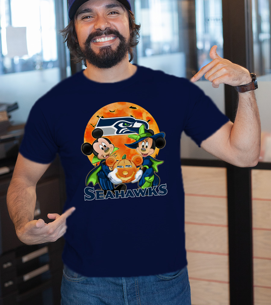 Seattle Seahawks Mickey Mouse And Minnie Mouse Halloween Pumpkin T-Shirt