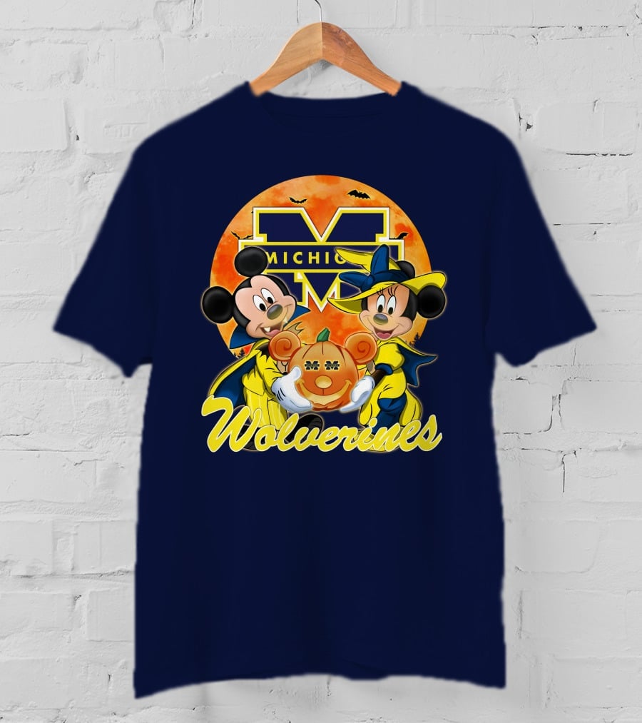 Michigan Wolverines Mickey And Minnie Mouse Halloween Pumpkin T-Shirt