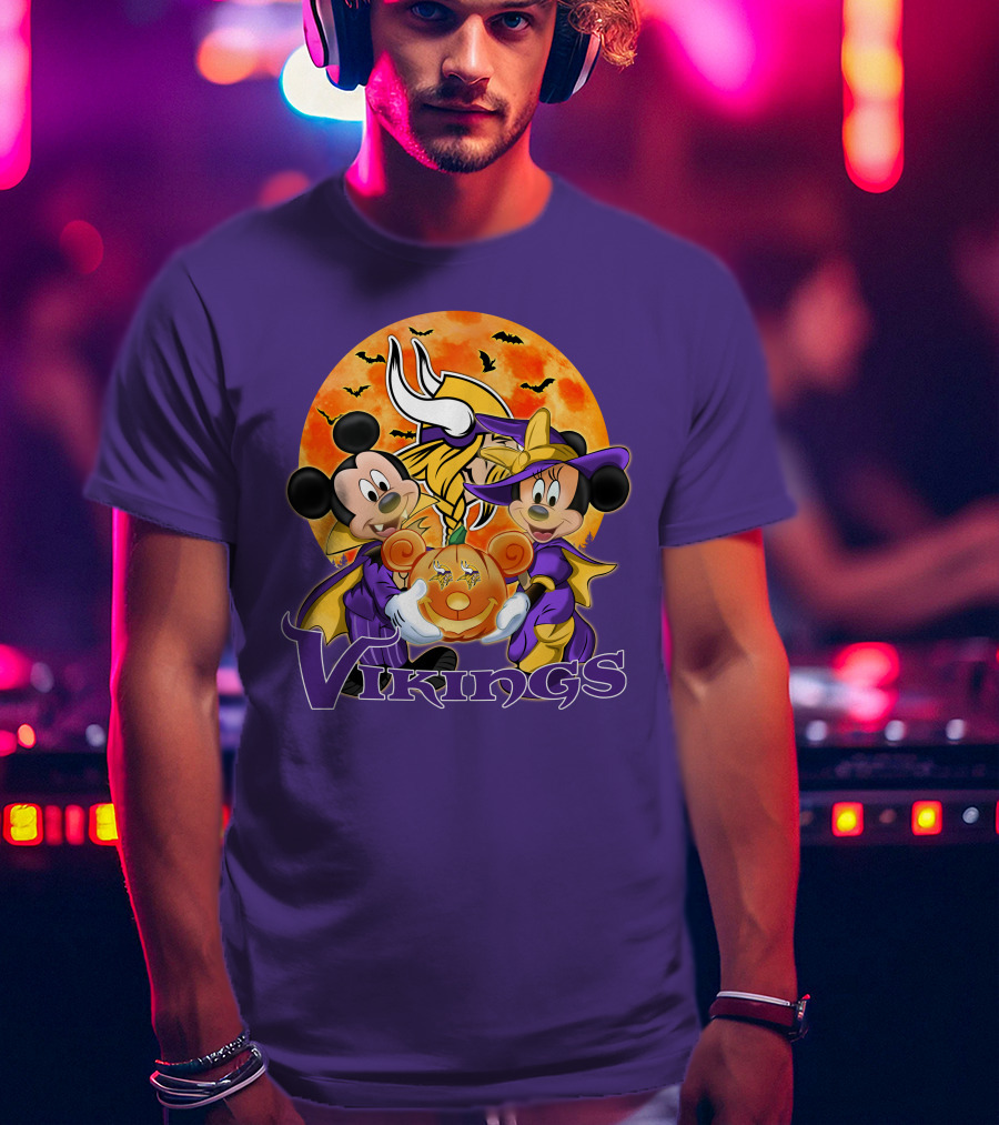 Vikings Halloween Mickey Mouse And Minnie Mouse Football Pumpkin T-Shirt