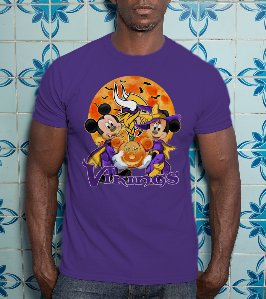 Vikings Halloween Mickey Mouse And Minnie Mouse Football Pumpkin T-Shirt