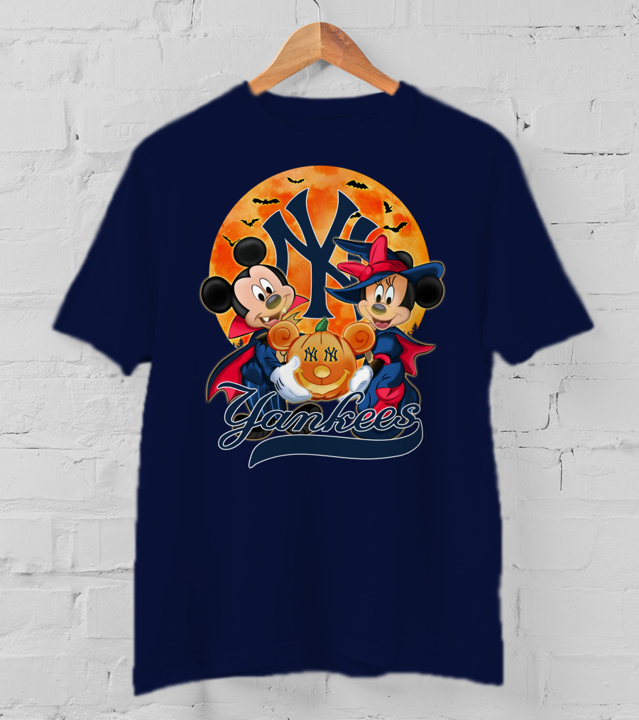 New York Yankees Mickey Mouse Minnie Mouse Halloween Pumpkin Moon Bats T-Shirt