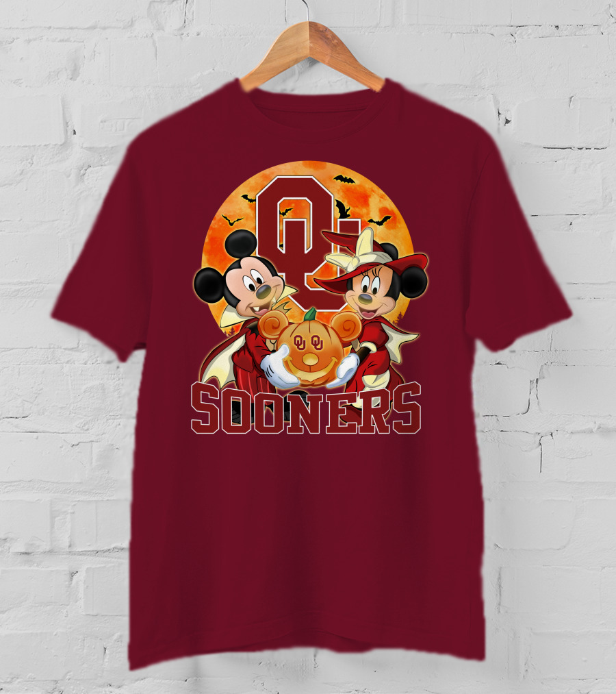 Oklahoma Sooners Mickey Mouse And Minnie Mouse Halloween Pumpkin Moon Bats T-Shirt