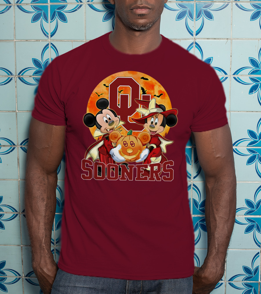 Oklahoma Sooners Mickey Mouse And Minnie Mouse Halloween Pumpkin Moon Bats T-Shirt