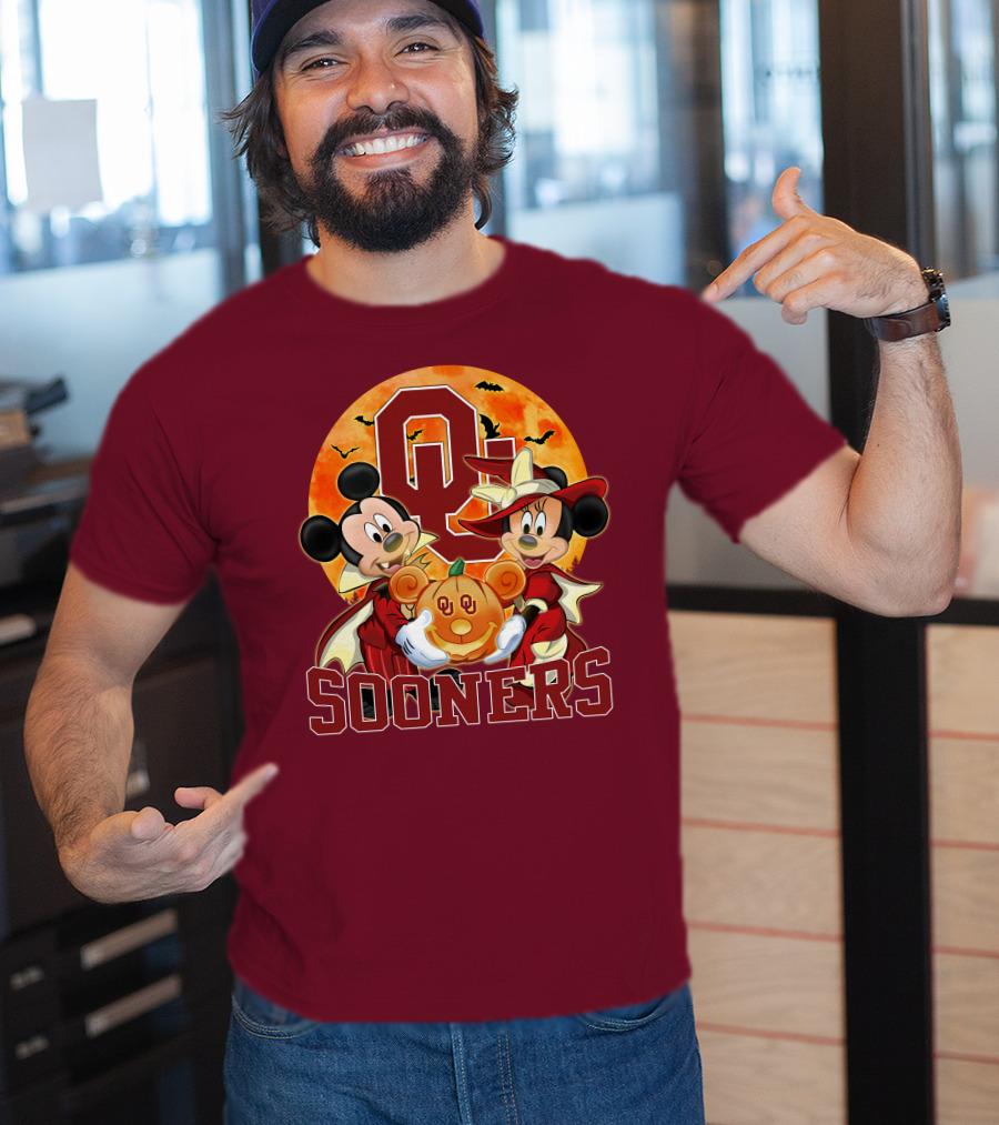 Oklahoma Sooners Mickey Mouse And Minnie Mouse Halloween Pumpkin Moon Bats T-Shirt