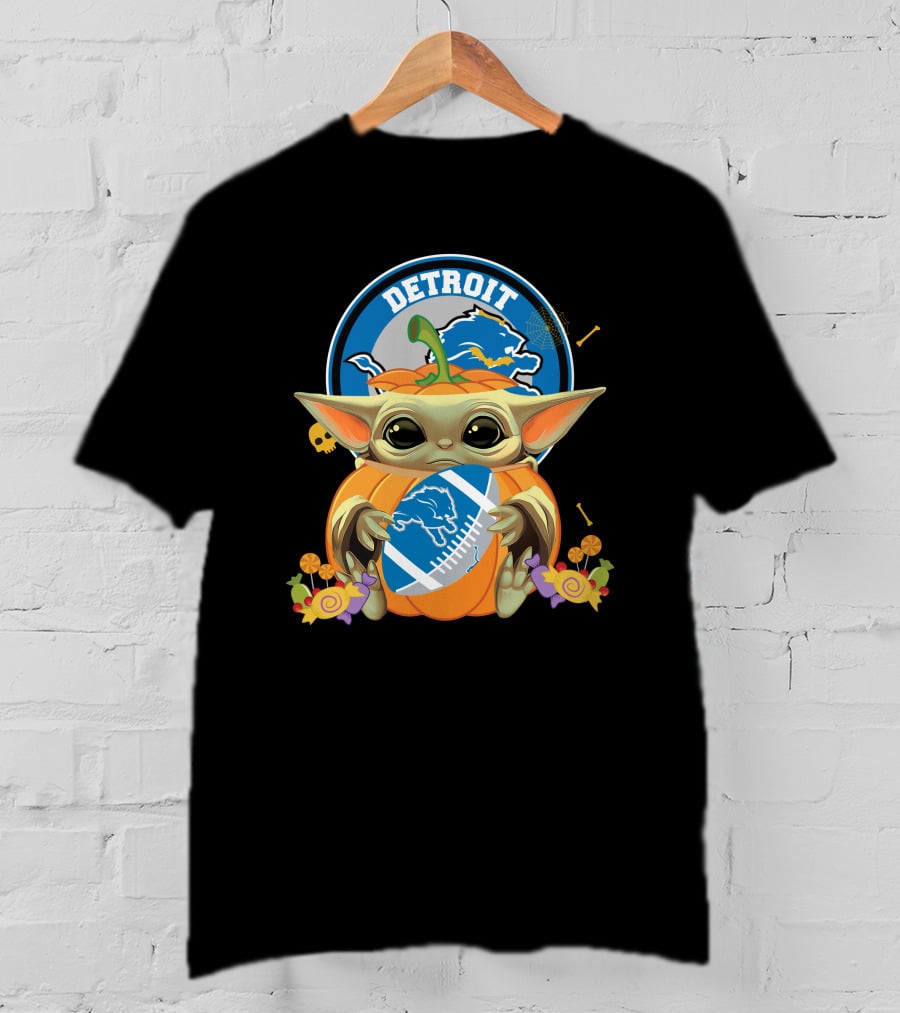 Halloween Pumpkin Baby Yoda Holding Detroit Lions Football With Logo And Candy T-Shirt