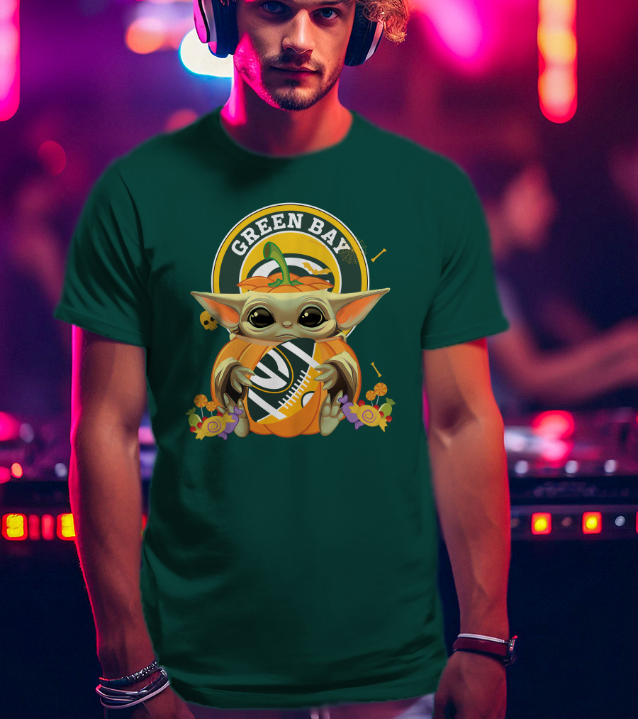 Halloween Pumpkin Baby Yoda Hug Green Bay Packers T-Shirt
