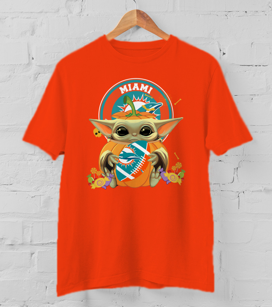 Halloween Pumpkin Baby Yoda Miami Dolphins Hug Football Candy Skulls T-Shirt