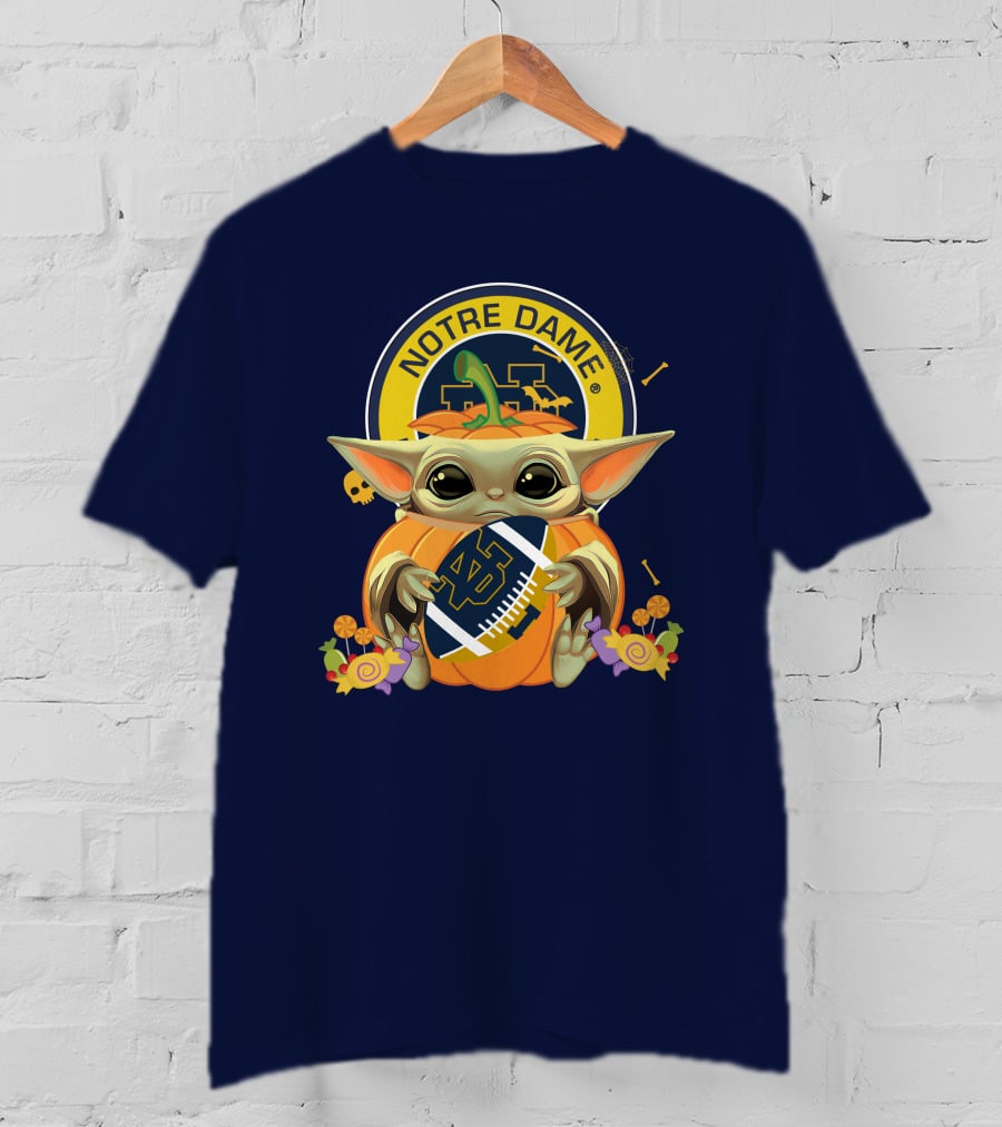 Notre Dame Fighting Irish Baby Yoda Halloween Pumpkin Hug T-Shirt