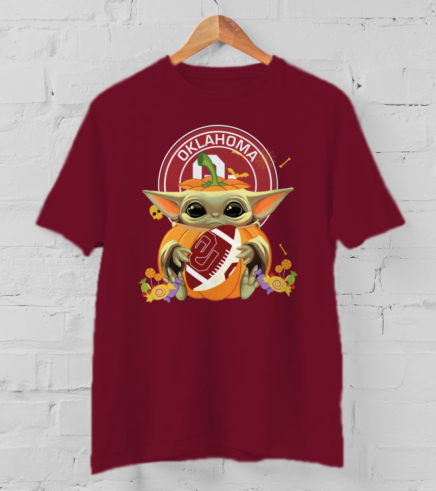 Halloween Pumpkin Baby Yoda Hug Oklahoma Sooners Football T-Shirt