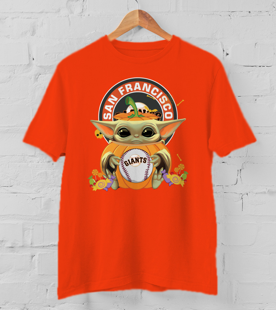 San Francisco Giants Halloween Baby Yoda Pumpkin Hug Baseball T-Shirt