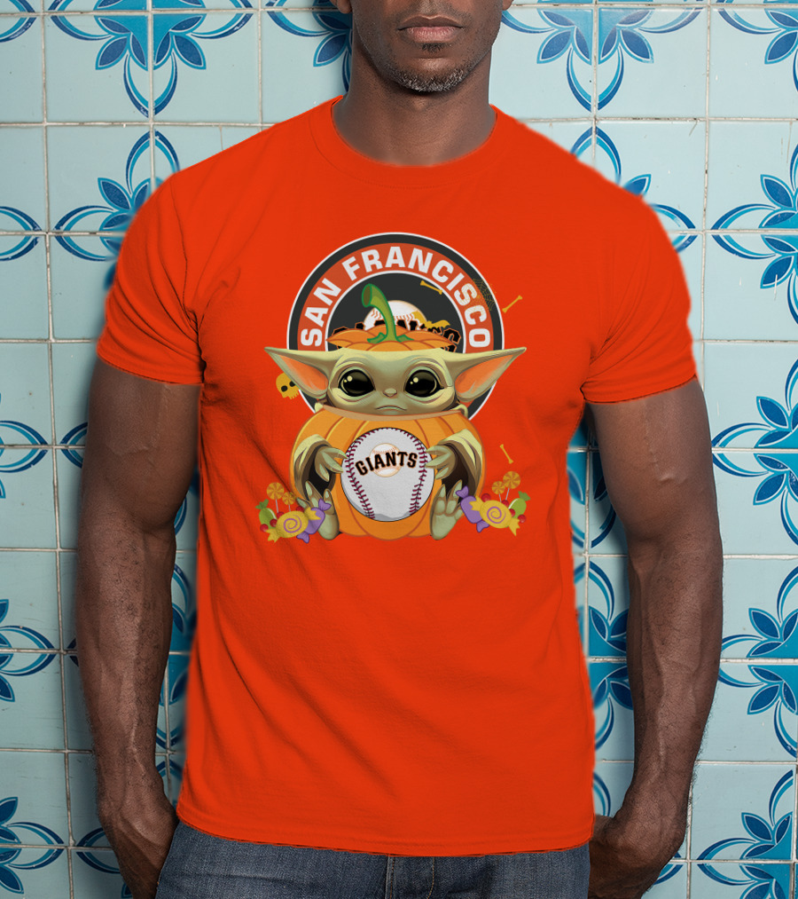 San Francisco Giants Halloween Baby Yoda Pumpkin Hug Baseball T-Shirt