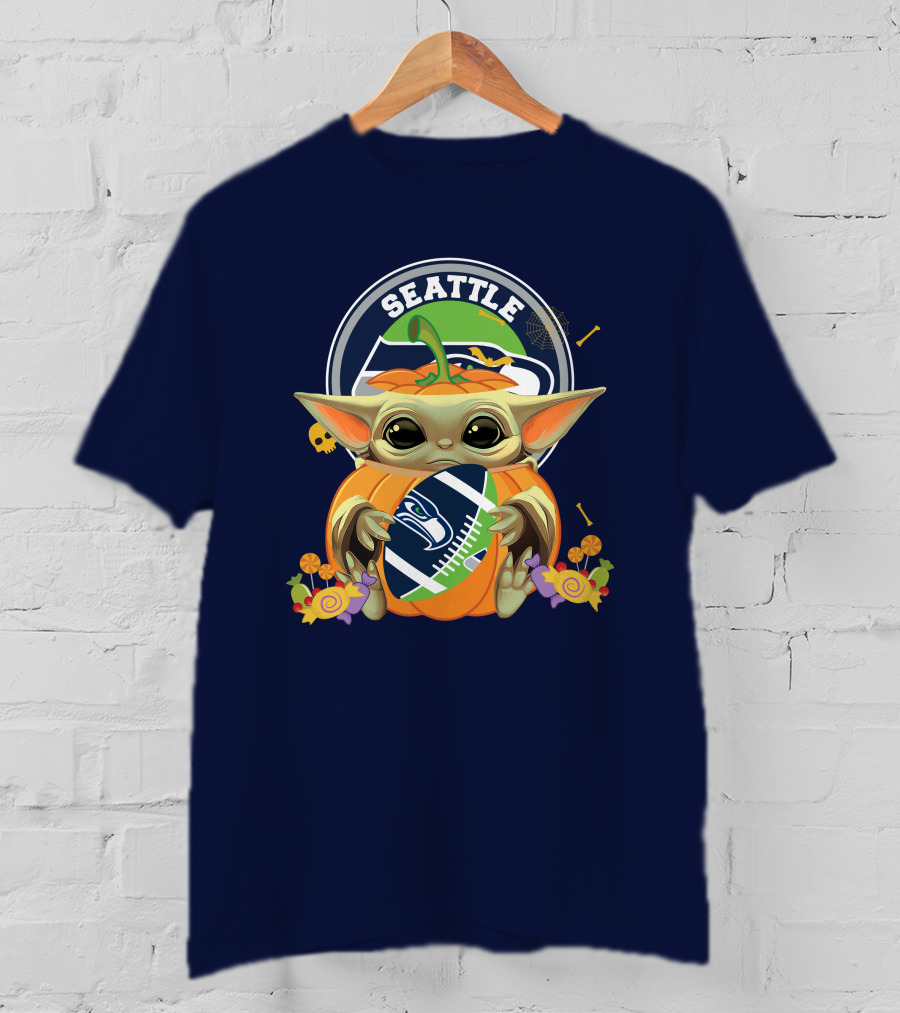 Seattle Seahawks Halloween Pumpkin Baby Yoda Hug T-Shirt
