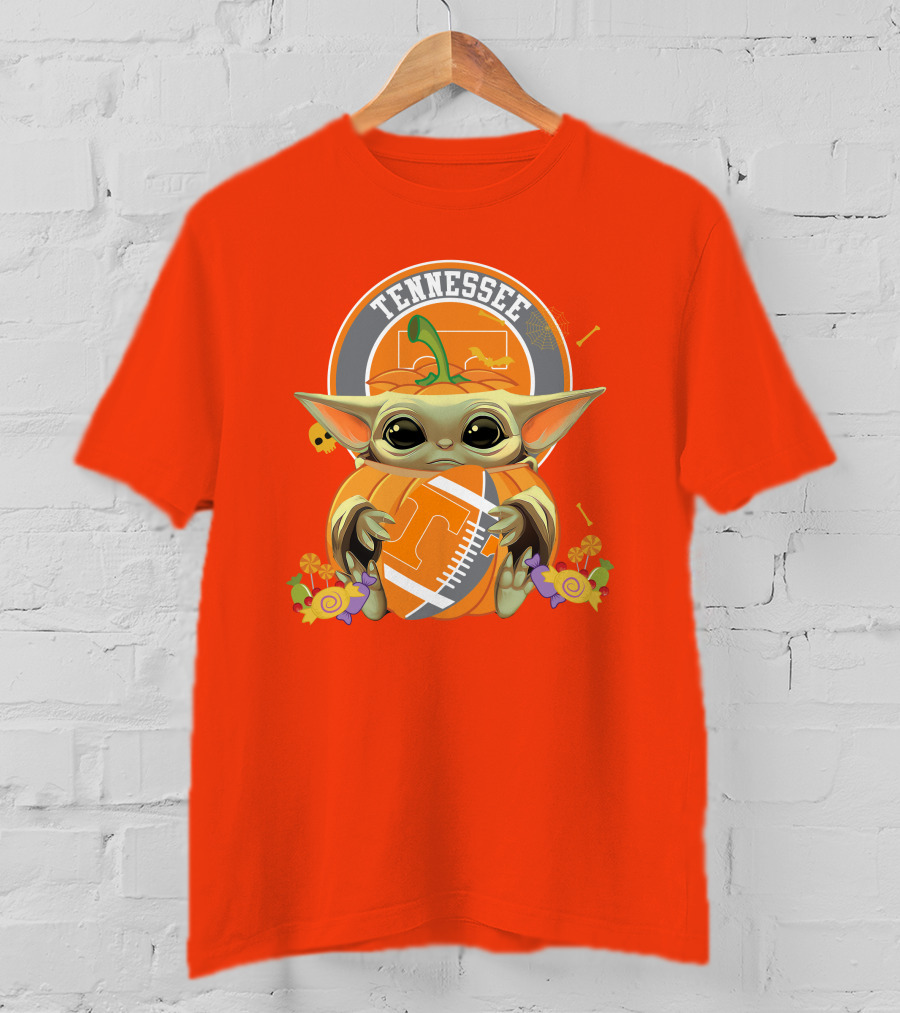 Tennessee Volunteers Halloween Pumpkin Baby Yoda Hug Football T-Shirt