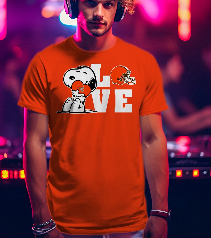 Snoopy Love Cleveland Browns Football Helmet T-Shirt