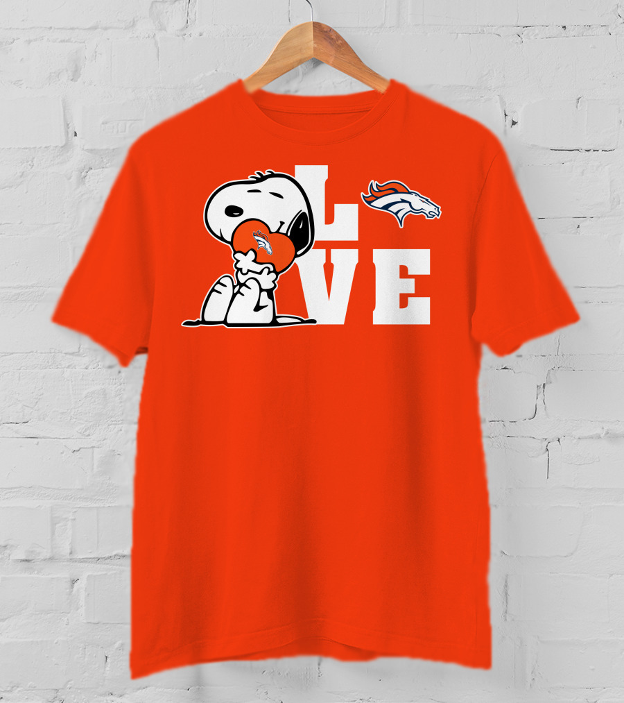Snoopy Hugging Heart Denver Broncos Love T-Shirt