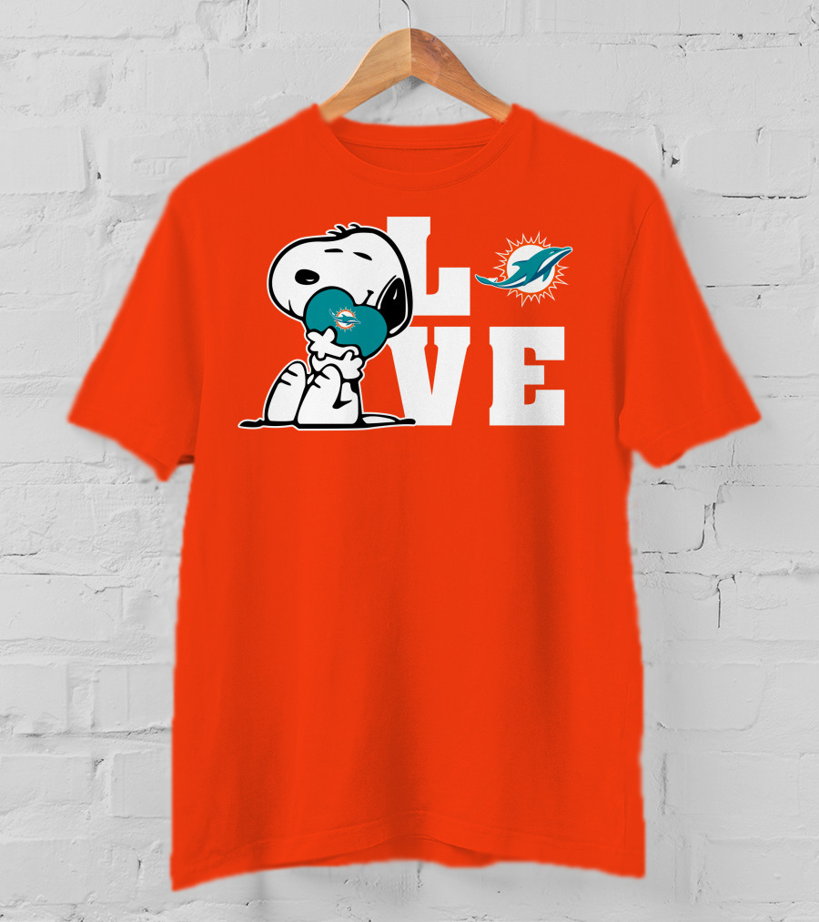 Snoopy Love Miami Dolphins Nfl Football Peanuts Fan T-Shirt
