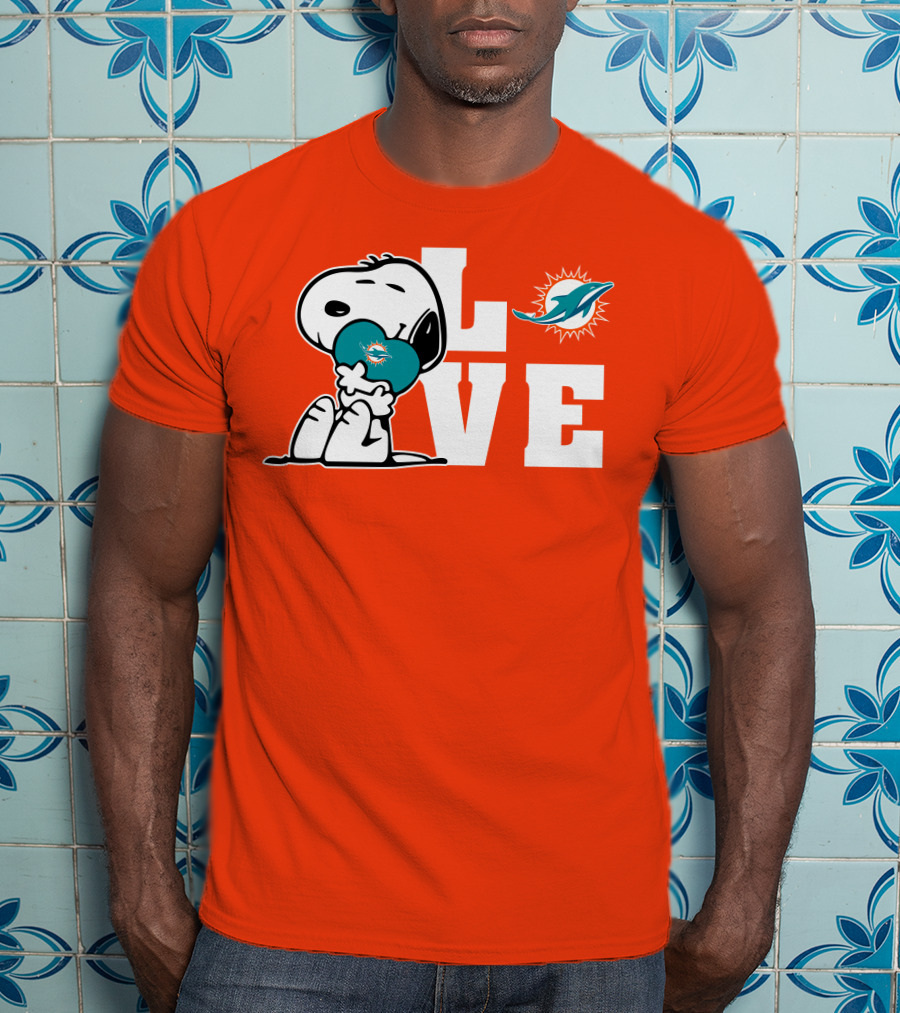 Snoopy Love Miami Dolphins Nfl Football Peanuts Fan T-Shirt