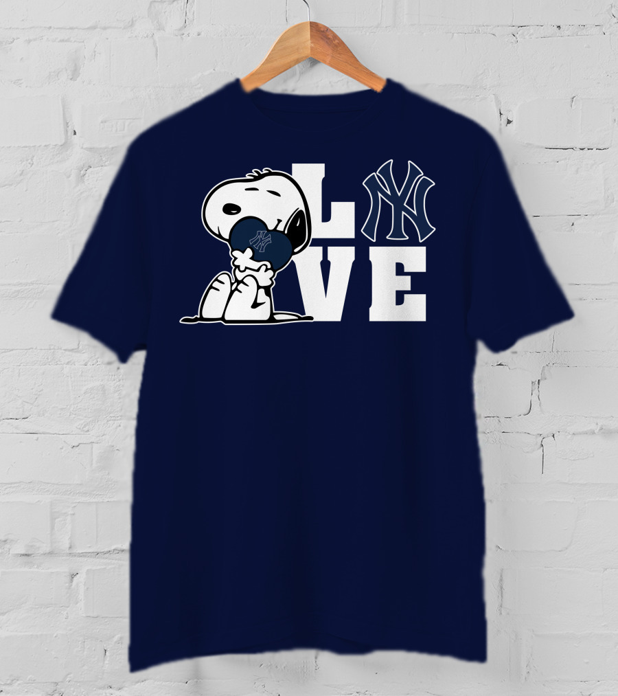 Snoopy Love New York Yankees Logo Mlb Peanuts Baseball Fan T-Shirt