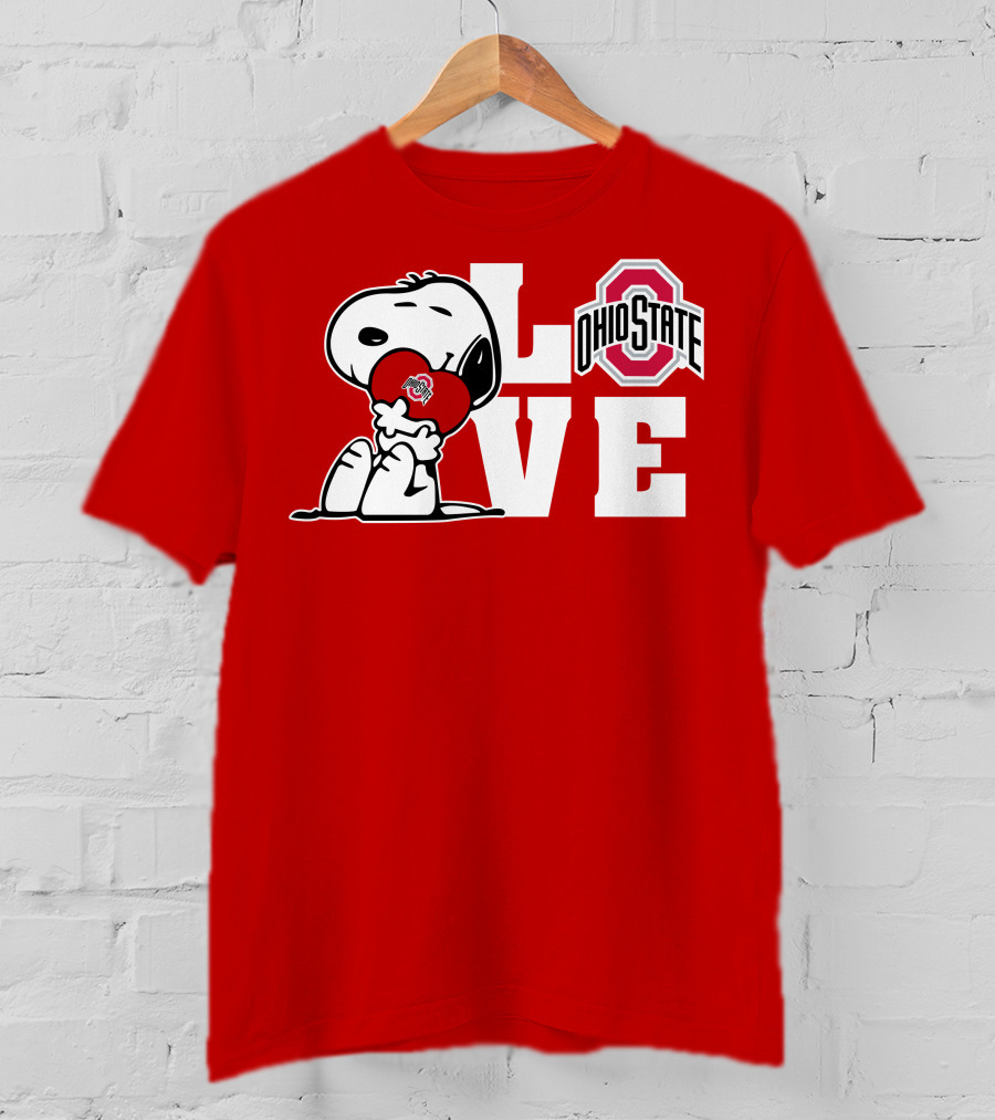Snoopy Ohio State Buckeyes Love Peanuts Character Holding Heart With Buckeyes T-Shirt
