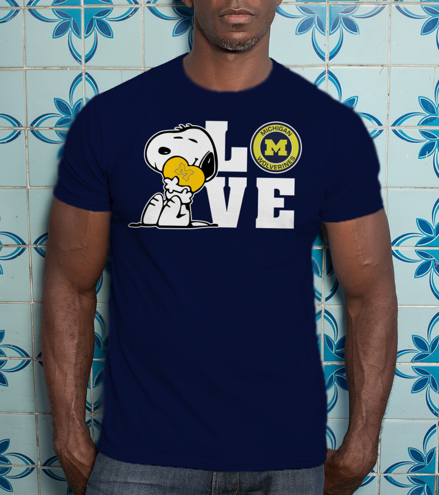 Snoopy Love Michigan Wolverines Peanuts Football T-Shirt
