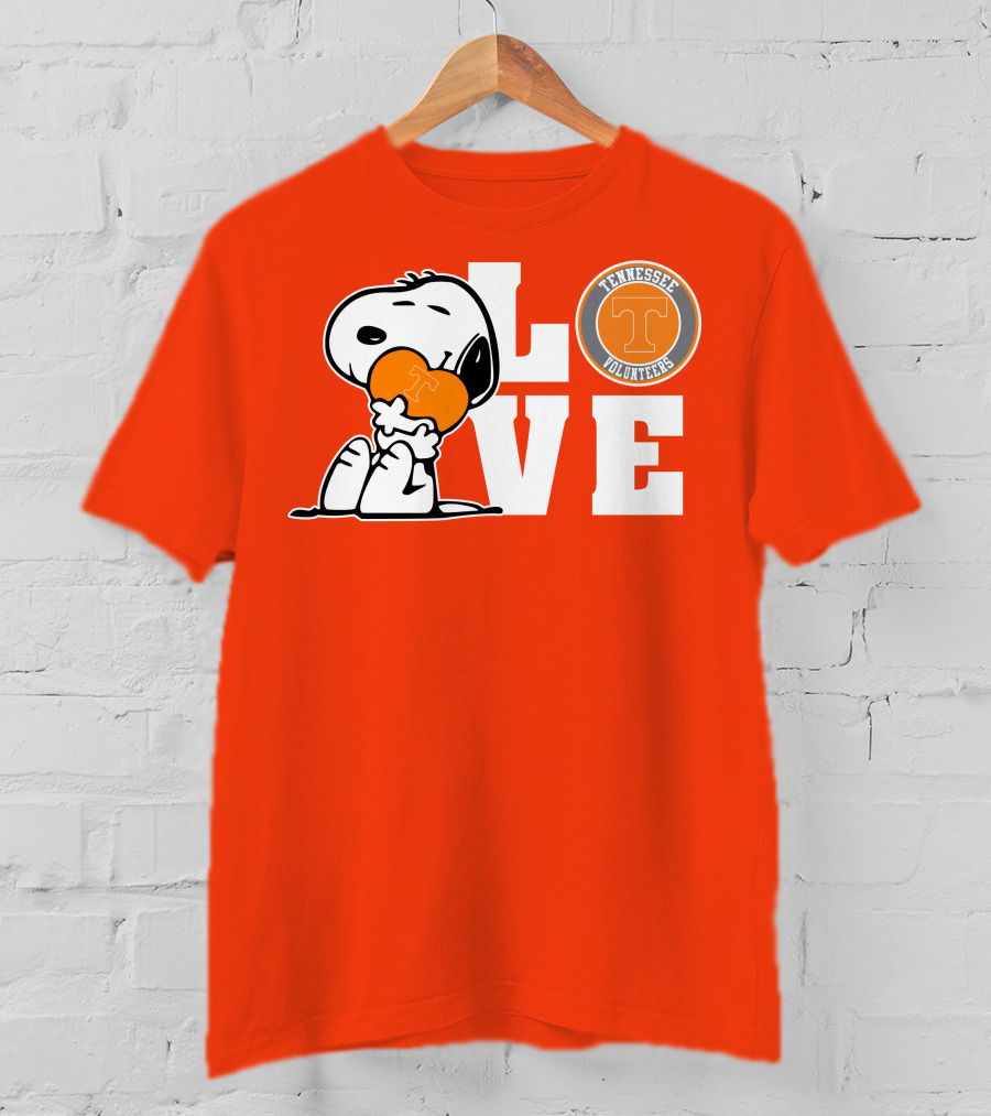 Snoopy Love Tennessee Volunteers Logo Peanuts Football Fan T-Shirt