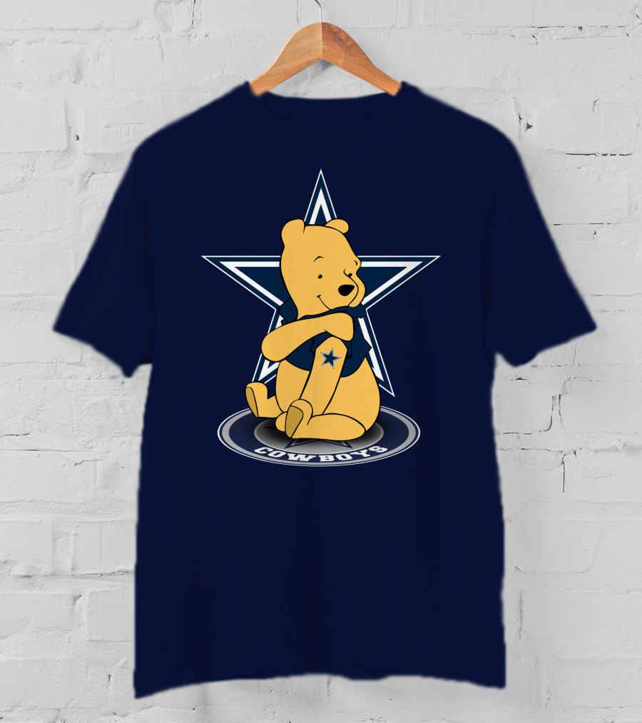 Dallas Cowboys Winnie The Pooh Star Logo Hugging Sitting T-Shirt