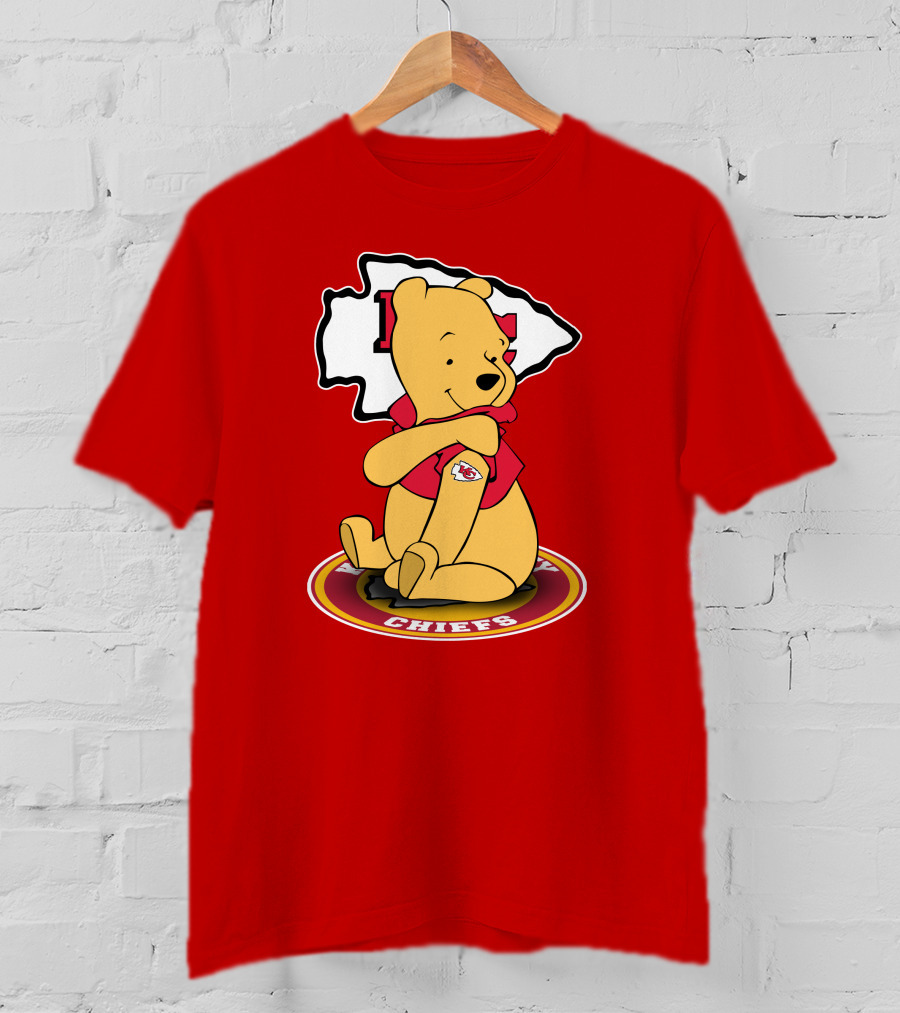 Kansas City Chiefs Winnie The Pooh Sitting On T-Shirt