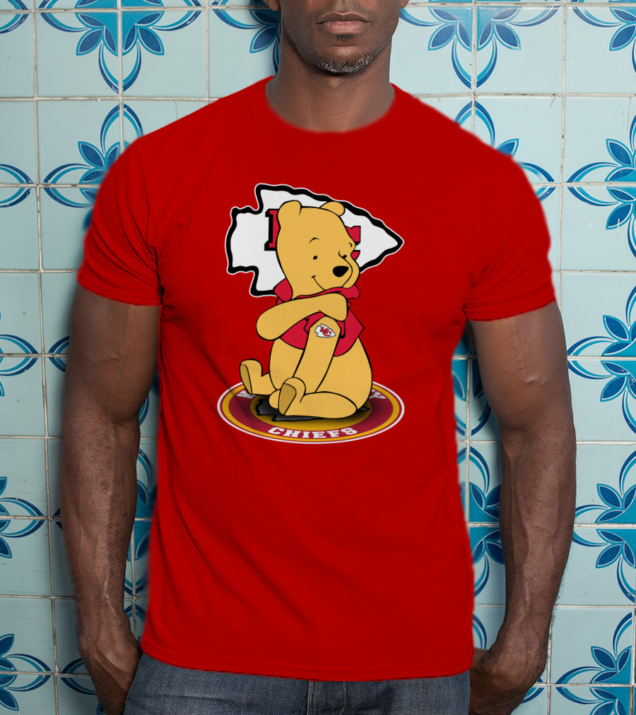 Kansas City Chiefs Winnie The Pooh Sitting On T-Shirt